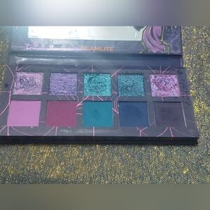 Eyeshadow Palette - Vibrant Multicolor Shades